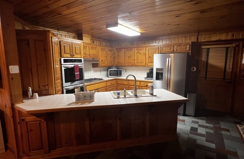 Conyers Cabin | Clean & Cozy Cabin in the Woods