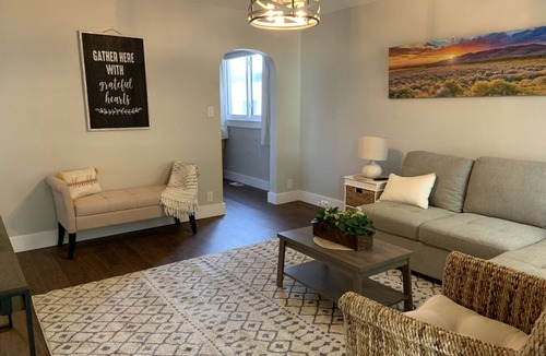 Cheyenne House | Clean & Cozy Downtown Bungalow
