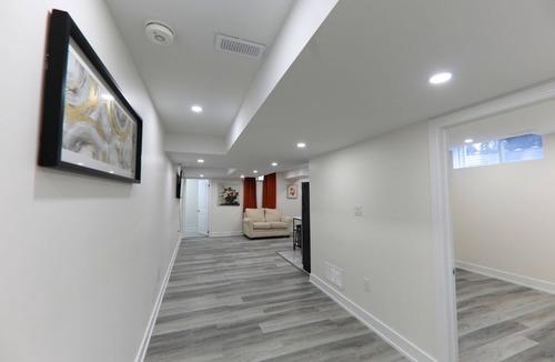 New Tecumseth House | Clean & Cozy Home Near Downtown