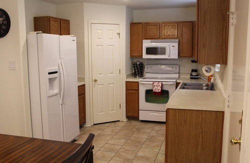 West San Antonio House | Clean & Cozy Home for BMT Graduation 2 miles away from Lackland Air Force Base