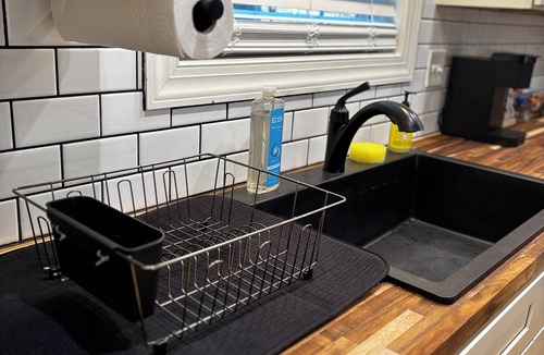 Bedford House | Clean, cozy, quiet and right in town. Find it all at The Windsor Cottage!