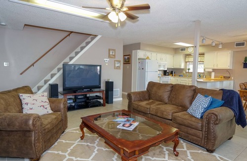 Rocky Mount Cabin | ✨Clean Family Friendly Cabin Steps from Lake. Huge Deck & Lakeside Fire Pit!