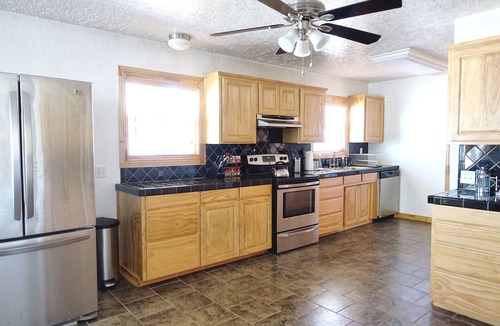 Mitchell House | Clean, fully stocked home in Mitchell.