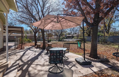 Over Place Area House | Clean & Happy beachvibes! Great yard & Firepit out back! Some pets welcome!