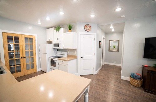 Kanab Apartment | Clean In-Town, 2BR Sleeps 4, Walk to Shops & Dining