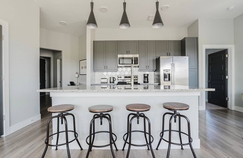 McNeil Apartment | Clean Lost Plains 2BR w/Pool, Pet Area & W/D