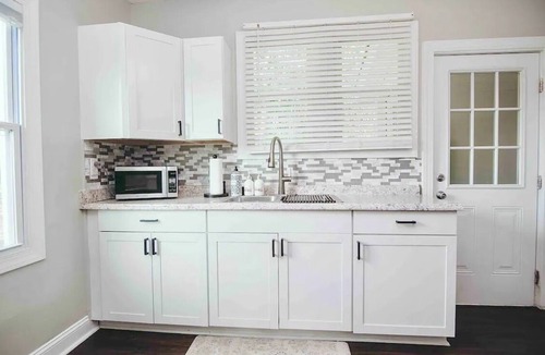 Fieldale House | Clean, Modern Cottage near Martinsville!