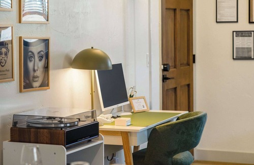 Hillcrest Apartment | Clean, Modern, & Cozy Apartment