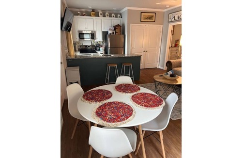 Valdosta House | Clean Modern Deco Apt 1 BR 1 Bath Near Everything