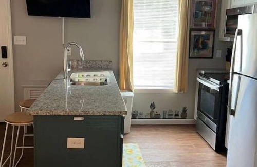 Valdosta House | Clean Modern Deco Apt 1 BR 1 Bath Near Everything