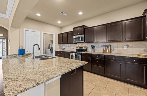 Cave Springs House | Clean Private House - 3 Miles From Pinnacle Hills, 5 Miles From XNA