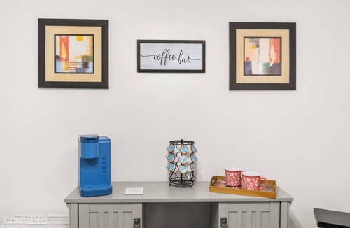 Alexandria House | Clean & Quiet 1BR King w/W/D + WiFi by Ponytail