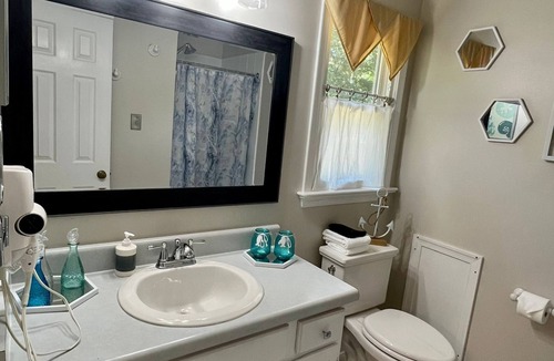 Ashland House | Clean, Quiet, & Cozy Ashland Home