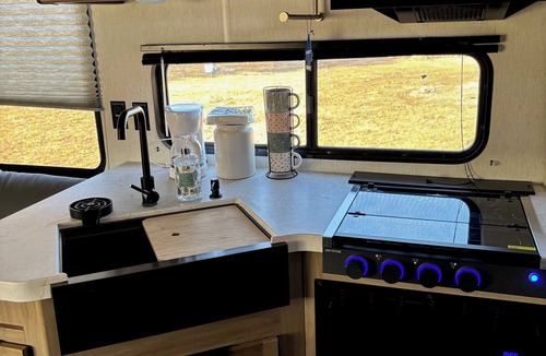 Pawnee County House | Clean, Relaxing Camper In The Pawnee Countryside.
