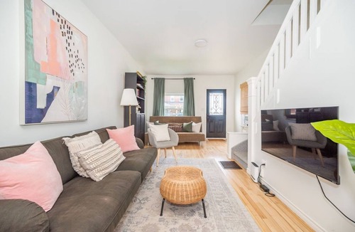 Pembroke House | Clean, renovated, modern 2 bedroom house in Pembroke