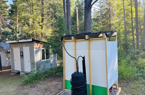 Whitefish Cabin | Clean Room on the River
