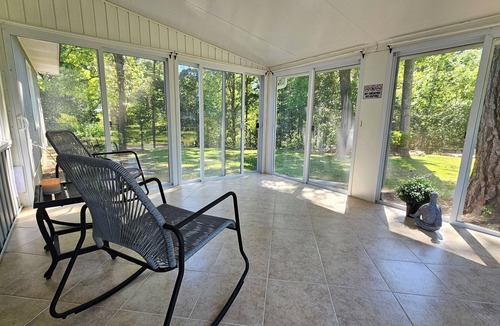 Warner Robins House | Clean, Safe, and Convenient with Ping Pong and FirePit 3 bedroom sleeps 6