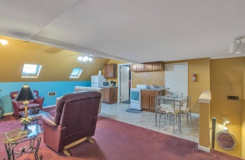 East of Broadway Apartment | Clean Safe Comfortable Housing - heart of the city