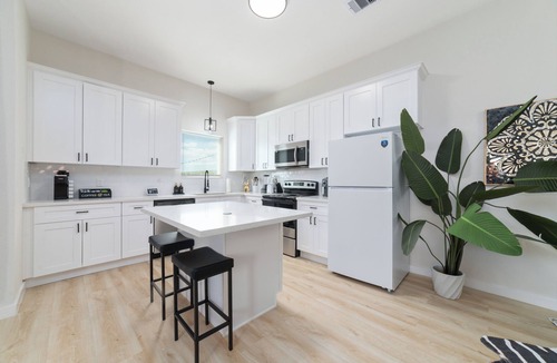 Jacinto City Apartment | Clean,safe, convenient unit- High speed internet