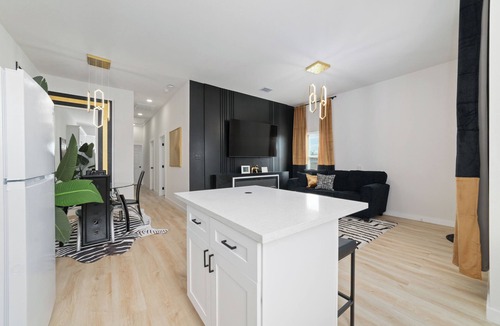 Jacinto City Apartment | Clean,safe, convenient unit- High speed internet