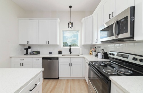 Jacinto City Apartment | Clean,safe, convenient unit- High speed internet