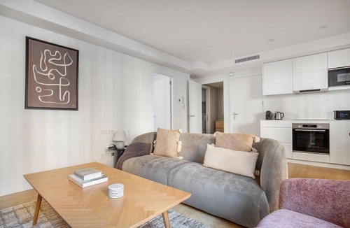 Sarria Apartment | Clean Sarrià 2BR w/Doorman, Recently Renovated, by Blueground