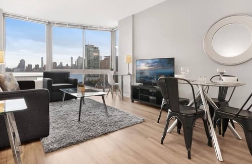 Hudson Exchange Apartment | Clean & Spacious 1BR | Work Remote | Free WiFi & Kitchen | Near PATH