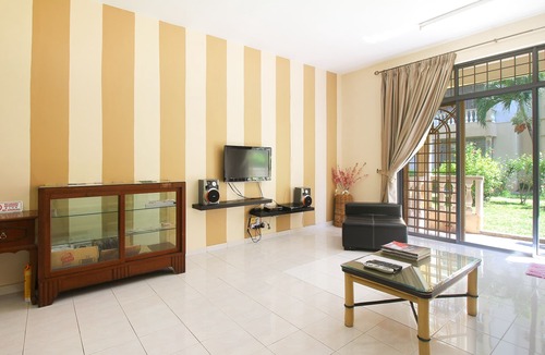 Ayer Keroh Apartment | Clean & Spacious Home for Joyous Stays