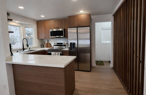 Fairmount Park House | Clean Stylish 3BR w/Parking Near Beach & mins to downtown