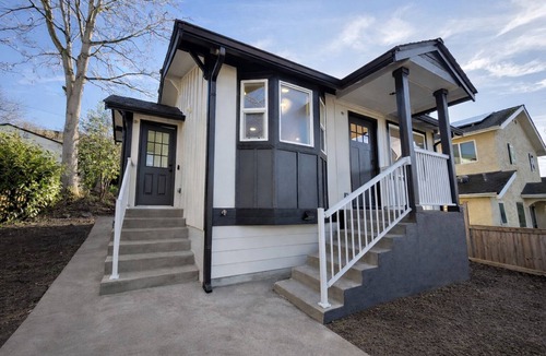 Fairmount Park House | Clean Stylish 3BR w/Parking Near Beach & mins to downtown