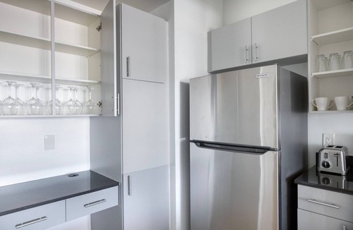 Cardozo Apartment | Clean U Street 1BR w/Gym & Rooftop, nr Metro & Dining, by Blueground