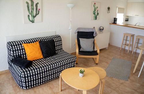 Empuriabrava Apartment | Clean, well-kept apartment on the beach, wifi, air conditioning. Ground floor, up to 4 persons