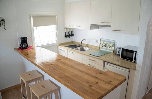 Empuriabrava Apartment | Clean, well-kept apartment on the beach, wifi, air conditioning. Ground floor, up to 4 persons