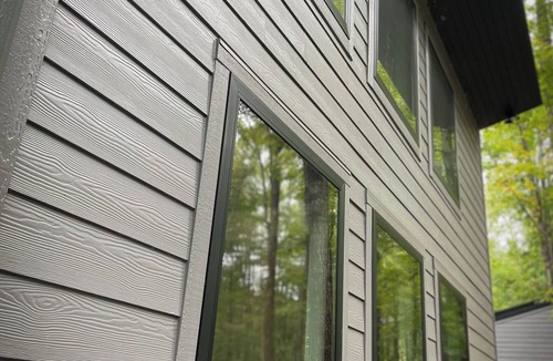 Cookeville Cabin | *Cleaning Fee Included* Mini modern cabin nestled in the peaceful hills between Jackson and Putnam County, minutes away from CUMMINS FALLS STATE PARK. Designed for comfort and style, this vacation rental seamlessly blends modern charm with wooded s