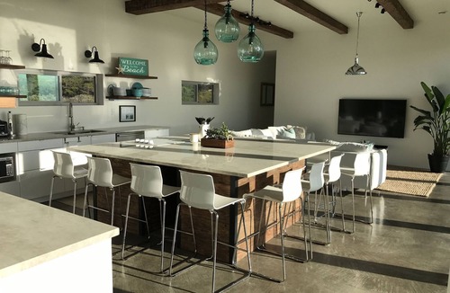 Tierra Del Mar House | Cleanline Beach House: Modern Oceanfront Luxury