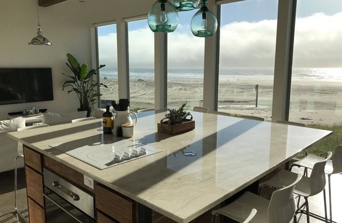 Tierra Del Mar House | Cleanline Beach House: Modern Oceanfront Luxury