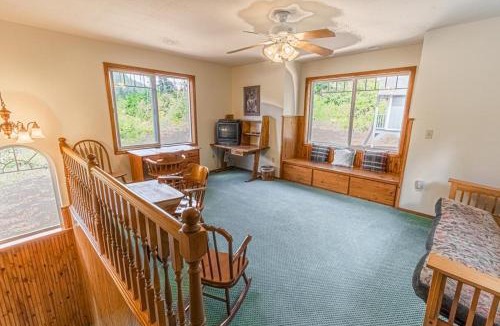 Tillamook House | Clear Creek Cabin