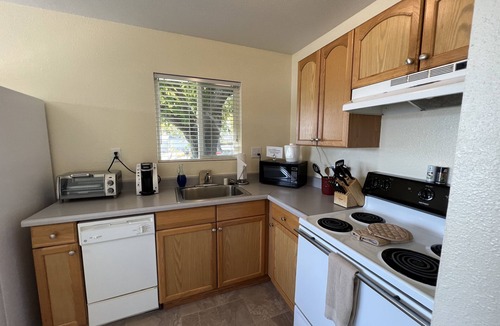 Clearlake Park Apartment | Clear Lake Cottages & Marina