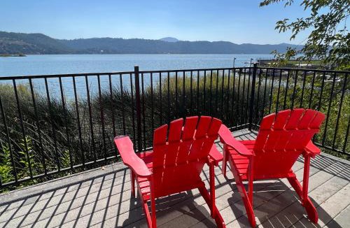 Clearlake Park Hotel | Clear Lake Cottages & Marina