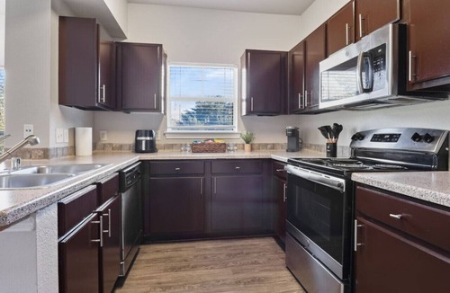 Riverpark West Apartment | Clear Lake Stay w/Pool View: Family Friendly