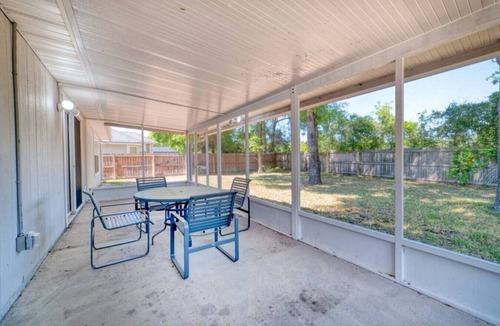 Northside House | ~Clear Skies Sleeps 7 Spacious Home by Airport~