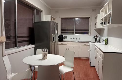 Murray Bridge House | Clear Sky Stays - Murray Bridge