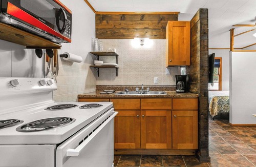 Jenkins Cabin | Clear Water Cabin · Table Rock Lakefront