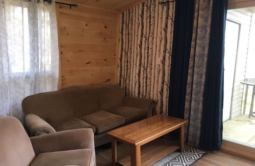 Milford Cabin | Clear Water -Rustic Waterfront 2 Bedroom Cabin