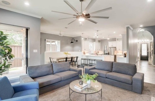 Lewisville House | Clearview Castle - Pool*, Jacuzzi, Lake View
