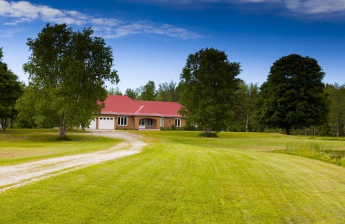 Clearview Township House | Clearview Manor (Wasaga Beach)(Blue Mountain)