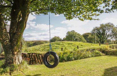 Lydford Cottage | CLEARVIEW, pet friendly, with open fire in Lydford