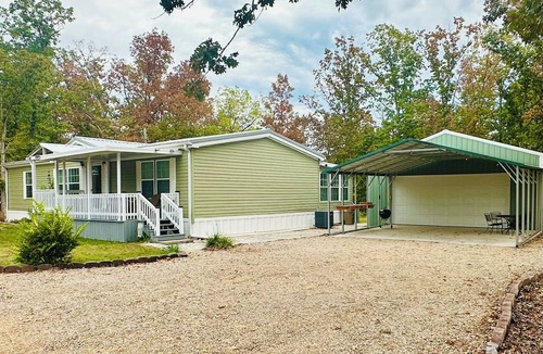 Piedmont House | Clearwater Chalet: Chic 3BR Oasis by Lake & UTV Thrills!