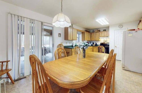 Clearwater House | Clearwater Home, perfectly located w/Shared Pool, Private Washer/Dryer, & WiFi