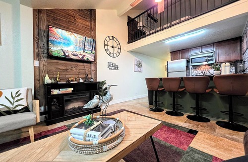 Mid America Condo | Clearwater Lake Escape